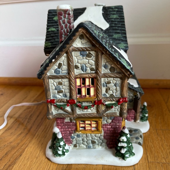 The Tea Cozy, Santa’s Workbench Collection, 2002 - Picture 4 of 16